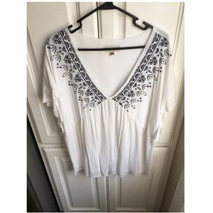 Knox Rose white loose beautiful top
